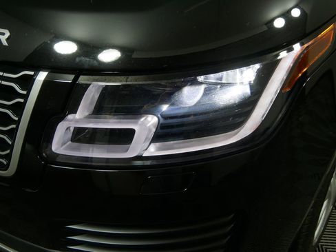 Used 2022 Land Rover Range Rover Westminster Edition image 9