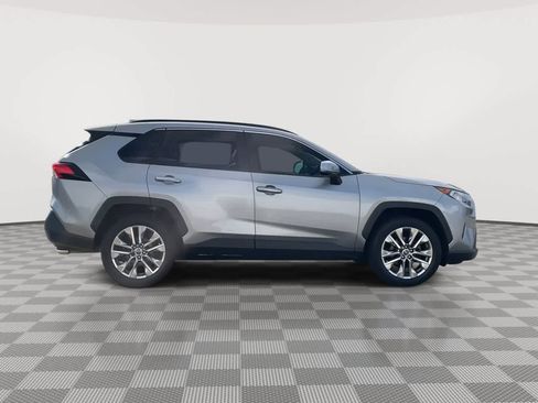 Used 2019 Toyota RAV4 Limited image 9