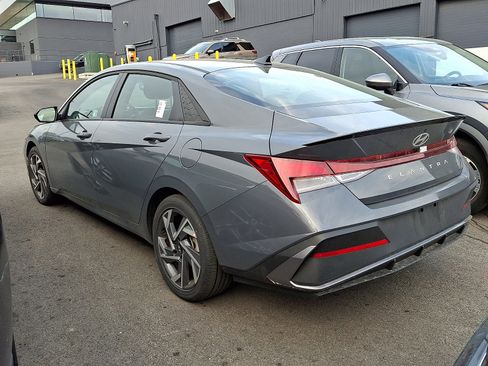 Certified 2025 Hyundai Elantra Sport image 3