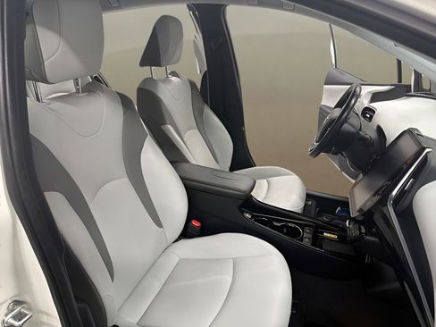 Used 2020 Toyota Prius Prime XLE FWD image 23