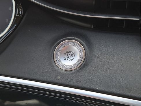 Used 2025 Genesis GV70 2.5T image 32