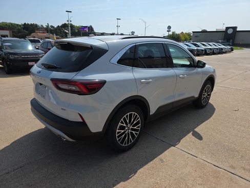 New 2025 Ford Escape Phev image 4