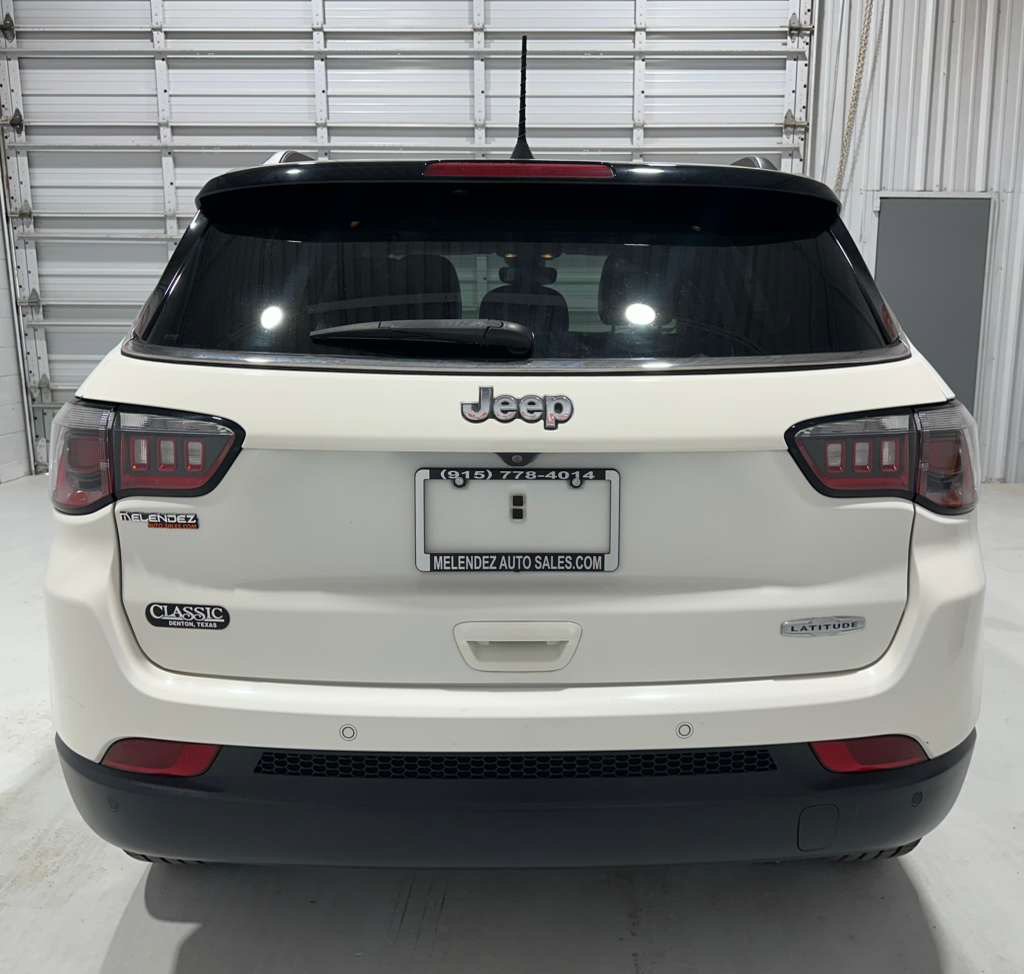 Used 2018 Jeep Compass Latitude w/ Popular Equipment Group FWD image 3