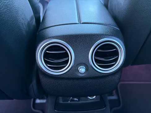 Used 2017 Mercedes-Benz E 300 4MATIC image 22