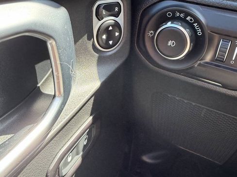 Used 2018 Jeep Wrangler Unlimited Sport S AWD/4WD image 16