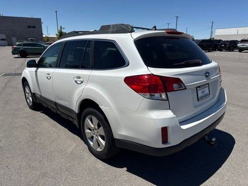 Used 2011 Subaru Outback 3.6R Limited AWD/4WD image 5