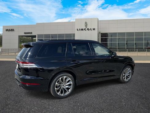 New 2026 Lincoln Aviator 2WD image 3