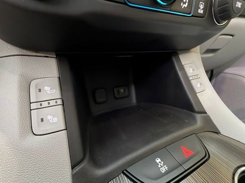 Used 2017 GMC Acadia SLT AWD/4WD image 21