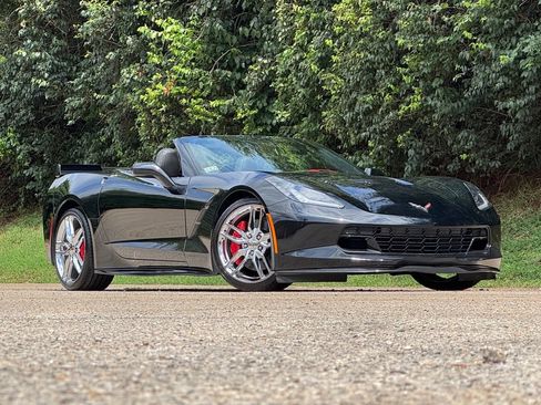 Used 2014 Chevrolet Corvette Stingray Convertible w/ 3LT Preferred Equipment Group RWD image 2