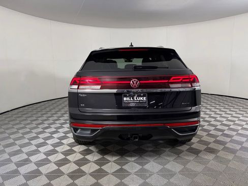 Used 2025 Volkswagen Atlas Cross Sport SE image 8