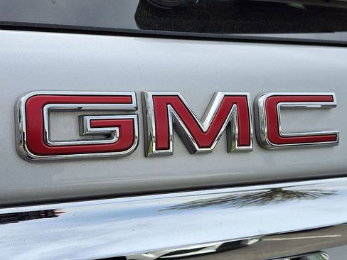 Used 2022 GMC Terrain SLE w/ Driver Convenience Package AWD/4WD image 31