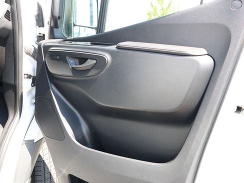Used 2022 Mercedes-Benz Sprinter 2500 image 27