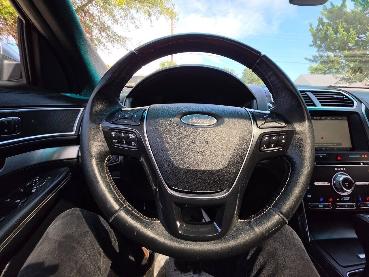 Used 2016 Ford Explorer Platinum AWD/4WD image 42