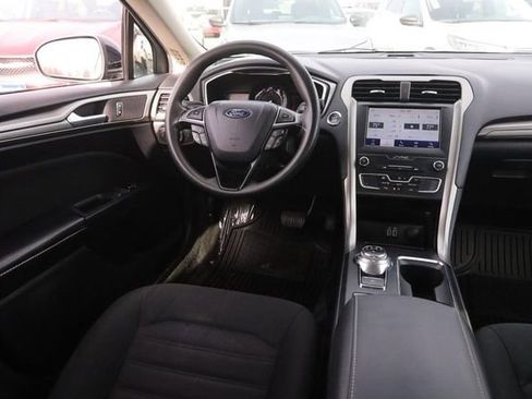 Used 2020 Ford Fusion SE image 20
