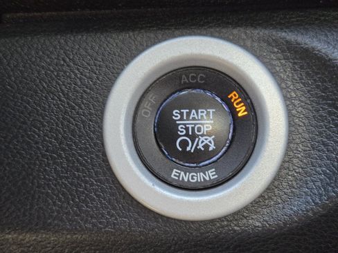 Used 2016 RAM 1500 Laramie w/ Convenience Group AWD/4WD image 21