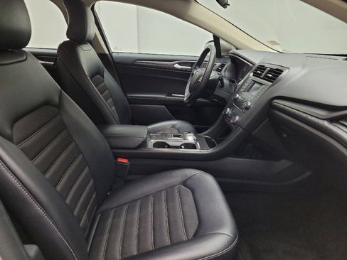 Used 2018 Ford Fusion SE w/ Equipment Group 201A FWD image 21