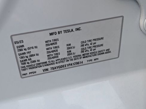 Used 2023 Tesla Model Y Long Range image 34