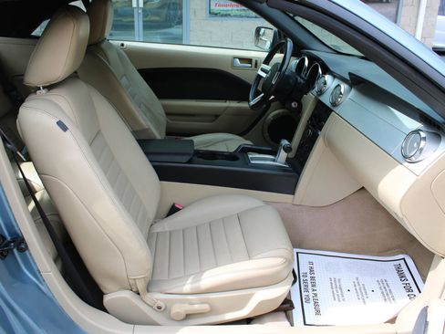 Used 2006 Ford Mustang GT RWD image 19
