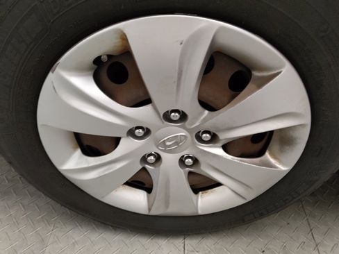 Used 2016 Hyundai Elantra SE FWD image 31