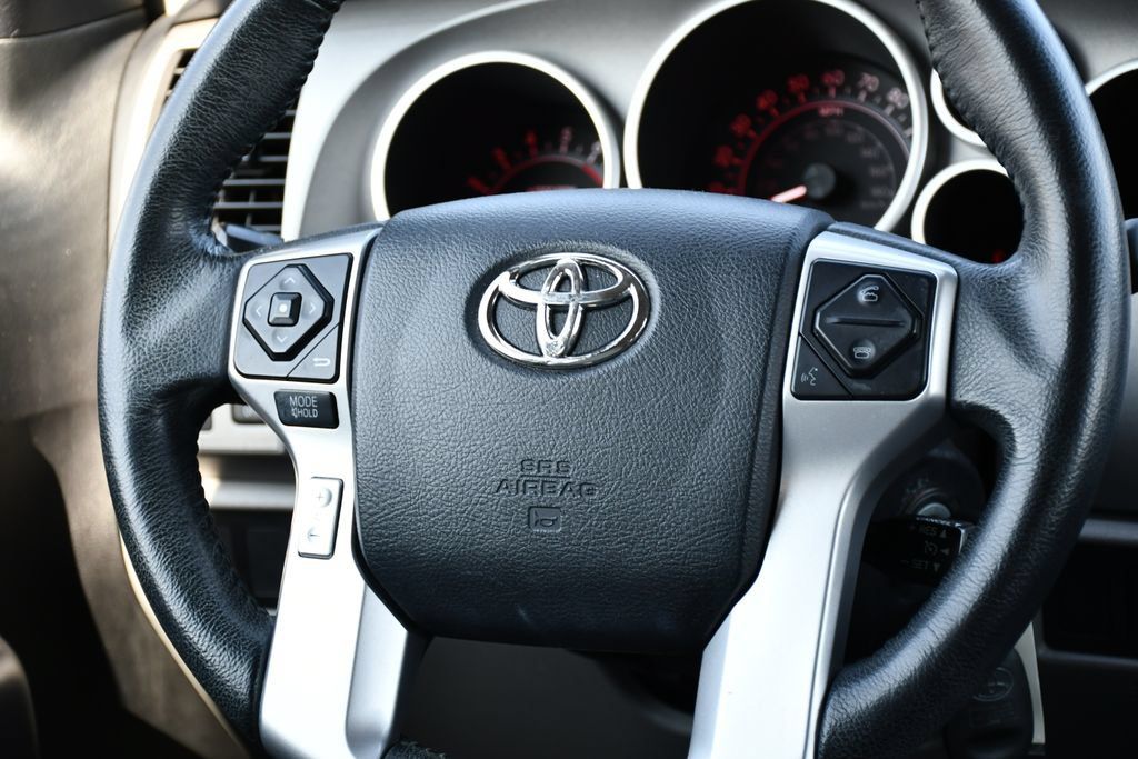 Used 2016 Toyota Sequoia SR5 AWD/4WD image 25