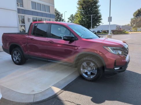 Used 2025 Honda Ridgeline TrailSport image 6