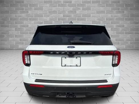 Certified 2025 Ford Explorer Active image 7