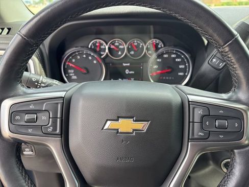 Used 2021 Chevrolet Silverado 1500 LT AWD/4WD image 14