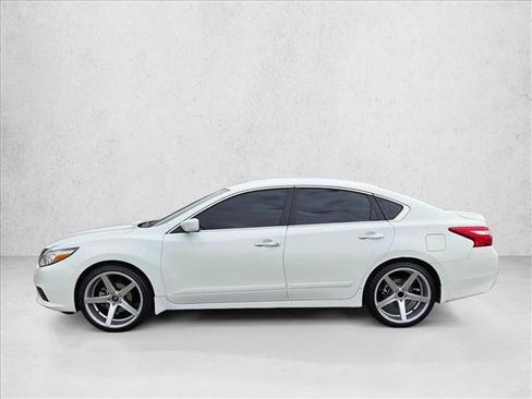 Used 2017 Nissan Altima 2.5 S w/ Power Driver Seat Package image 9