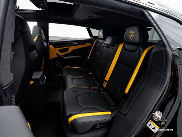 Used 2025 Lamborghini Urus SE AWD/4WD image 49
