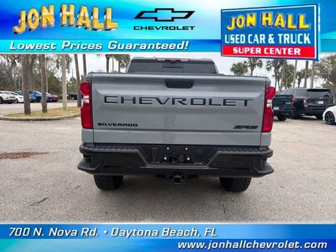 Used 2024 Chevrolet Silverado 1500 ZR2 w/ Technology Package image 11