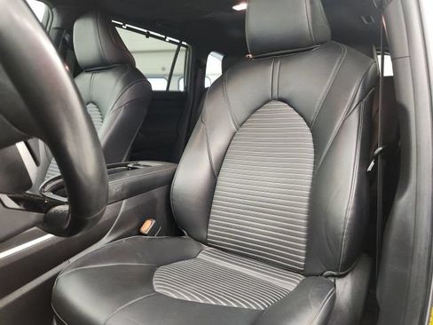Used 2023 Toyota Highlander XSE FWD image 15