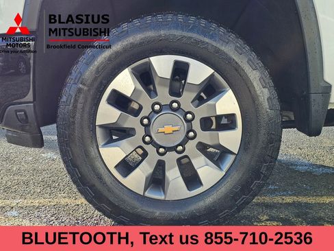 Used 2024 Chevrolet Silverado 2500 Custom w/ Custom Value Package image 8