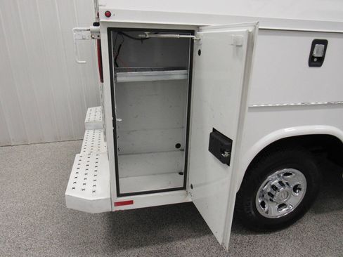 Used 2018 Chevrolet Express 3500 w/ Power Convenience Package RWD image 29