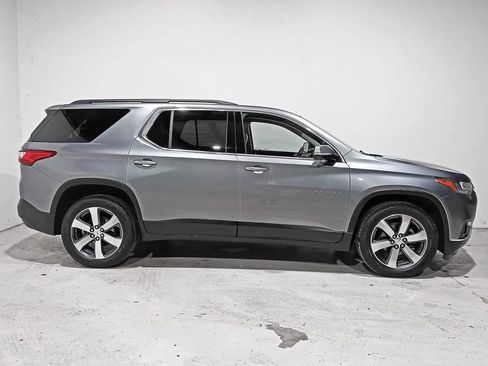 Used 2020 Chevrolet Traverse LT w/ LT Premium Package AWD/4WD image 7