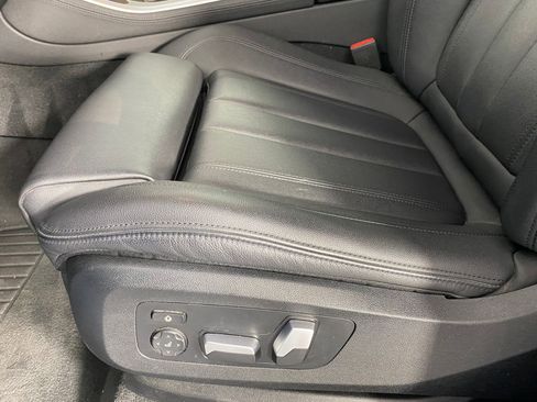 Used 2022 BMW X5 xDrive45e w/ Premium Package image 11