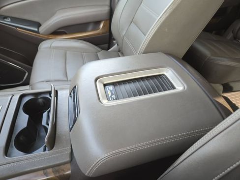 Used 2019 GMC Yukon XL Denali AWD/4WD image 22