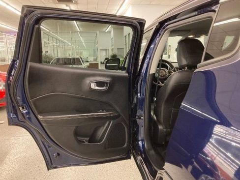 Used 2018 Jeep Compass Latitude w/ Popular Equipment Group FWD image 37