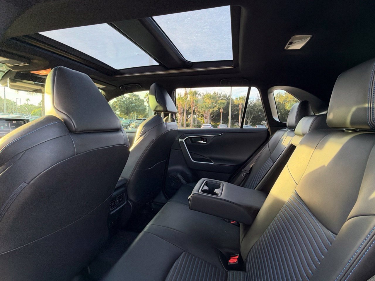 Used 2019 Toyota RAV4 XSE AWD/4WD image 7