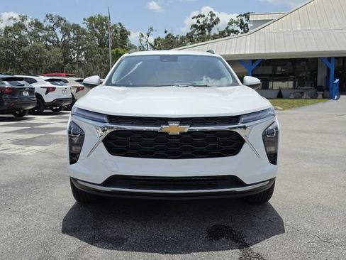 New 2026 Chevrolet Trax LT w/ LT Convenience Package FWD image 8