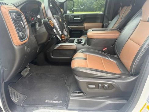 Used 2022 Chevrolet Silverado 2500 High Country AWD/4WD image 9