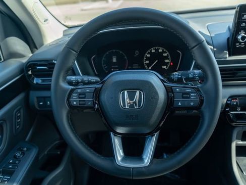 New 2025 Honda Pilot Touring image 13