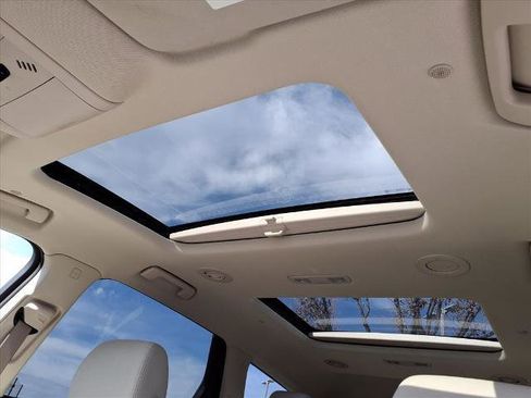 Used 2023 Buick Enclave Premium w/ Experience Buick Package image 5