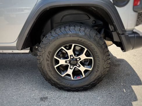 Used 2021 Jeep Wrangler Unlimited Rubicon AWD/4WD image 17