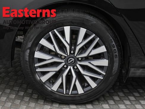 Used 2024 Nissan Altima 2.5 SV image 30