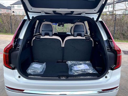 New 2026 Volvo XC90 T8 Plus AWD/4WD image 45