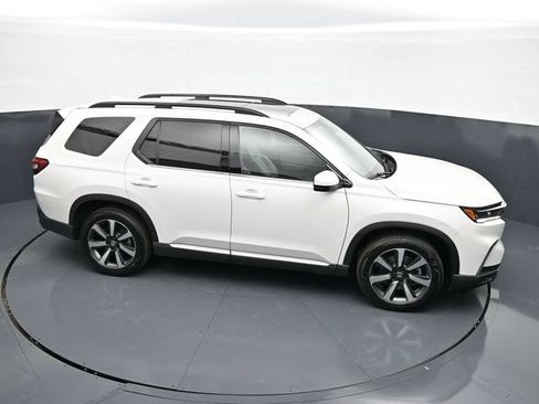 Used 2025 Honda Pilot Touring image 33