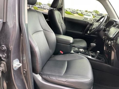 Used 2021 Toyota 4Runner TRD Off-Road Premium w/ Moonroof Package AWD/4WD image 20