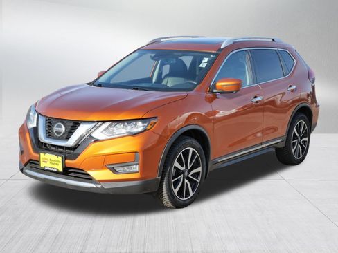 Used 2020 Nissan Rogue SL w/ Premium Package image 3