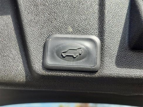 Used 2016 Chevrolet Traverse LT image 29