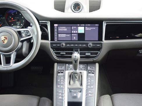 Certified 2021 Porsche Macan AWD/4WD image 19